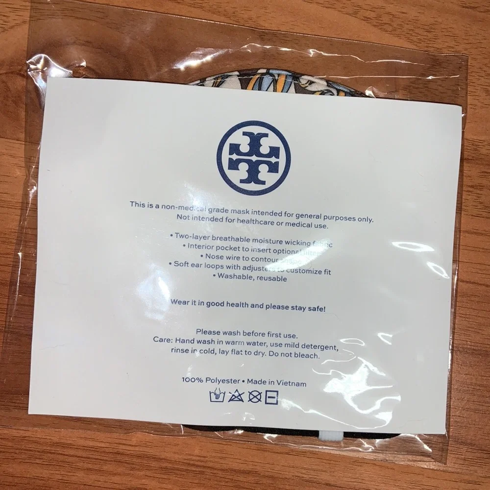 NWT Tory Burch Face Mask Wave Print